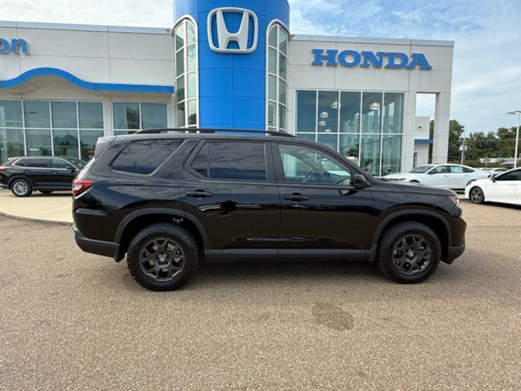 New 2025 Honda Pilot TrailSport SUV