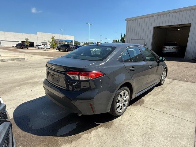 2023 Toyota Corolla LE photo 3