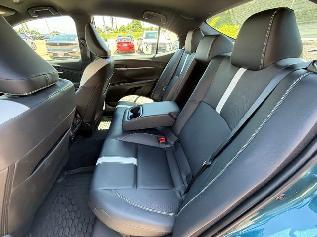 2025 Toyota Camry SE - Photo 29