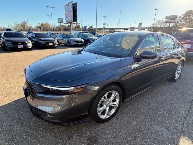 2024 Honda Accord LX's photo