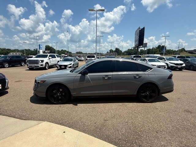 2024 Honda Accord Hybrid Sport-L photo 2