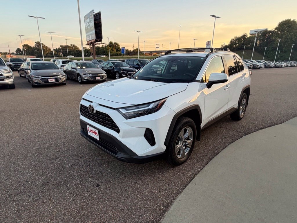 2024 Toyota RAV4 XLE