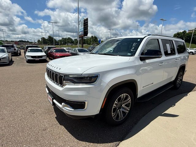 2024 Jeep Wagoneer L's photo