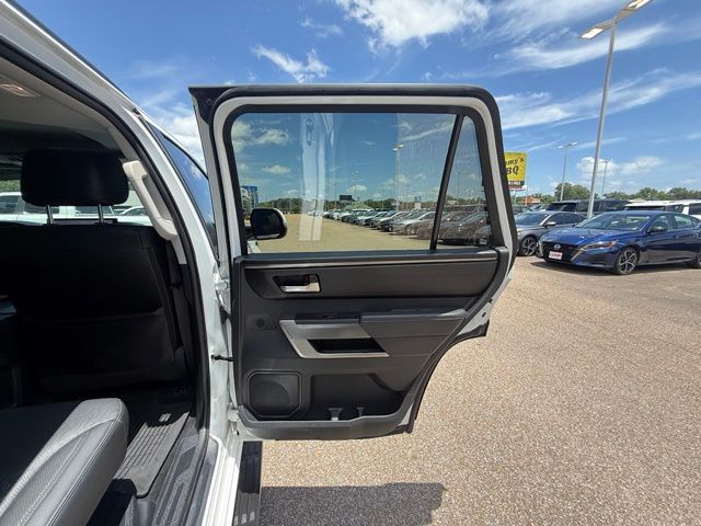 2024 Toyota Sequoia SR5 - Photo 39
