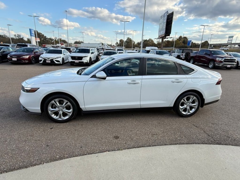Used 2023 Honda Accord LX Sedan