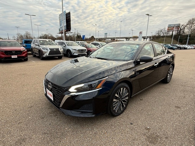 2024 Nissan Altima SV