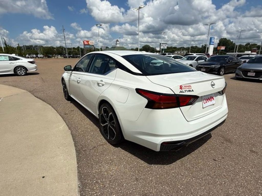 Used 2024 Nissan Altima 2.5 SR Sedan