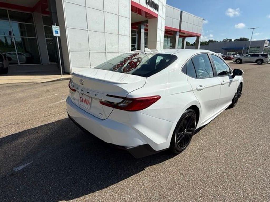 Used 2025 Toyota Camry SE Sedan