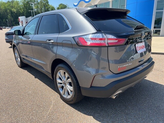 2024 Ford Edge Titanium photo 3