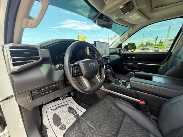 2024 Toyota Sequoia SR5 - Photo 11