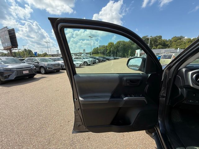 2023 Toyota Tacoma SR5 - Photo 13