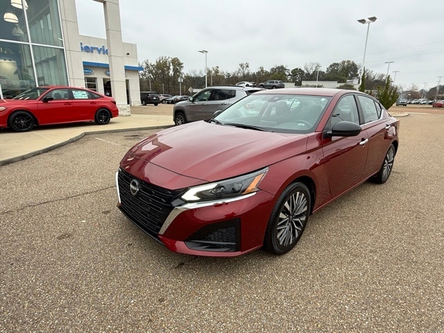 2024 Nissan Altima SV's photo