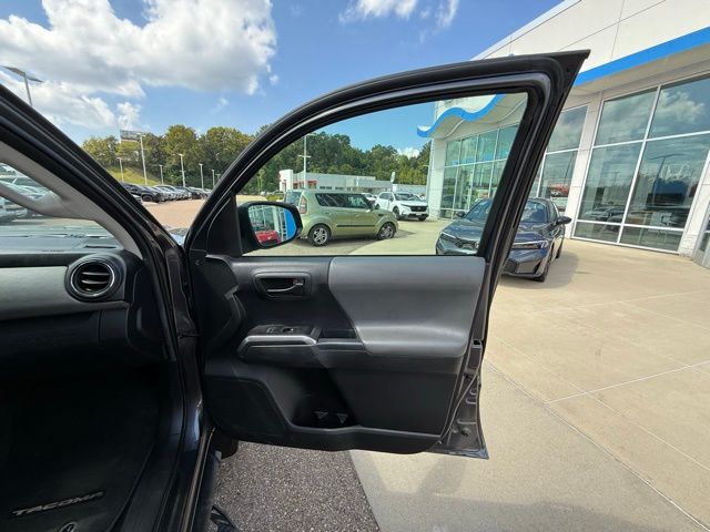 2023 Toyota Tacoma SR5 - Photo 37