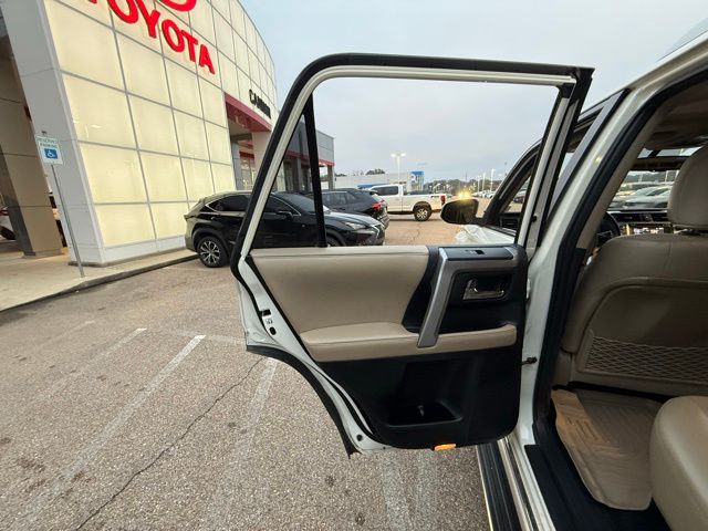 2018 Toyota 4Runner Limited - Photo 28