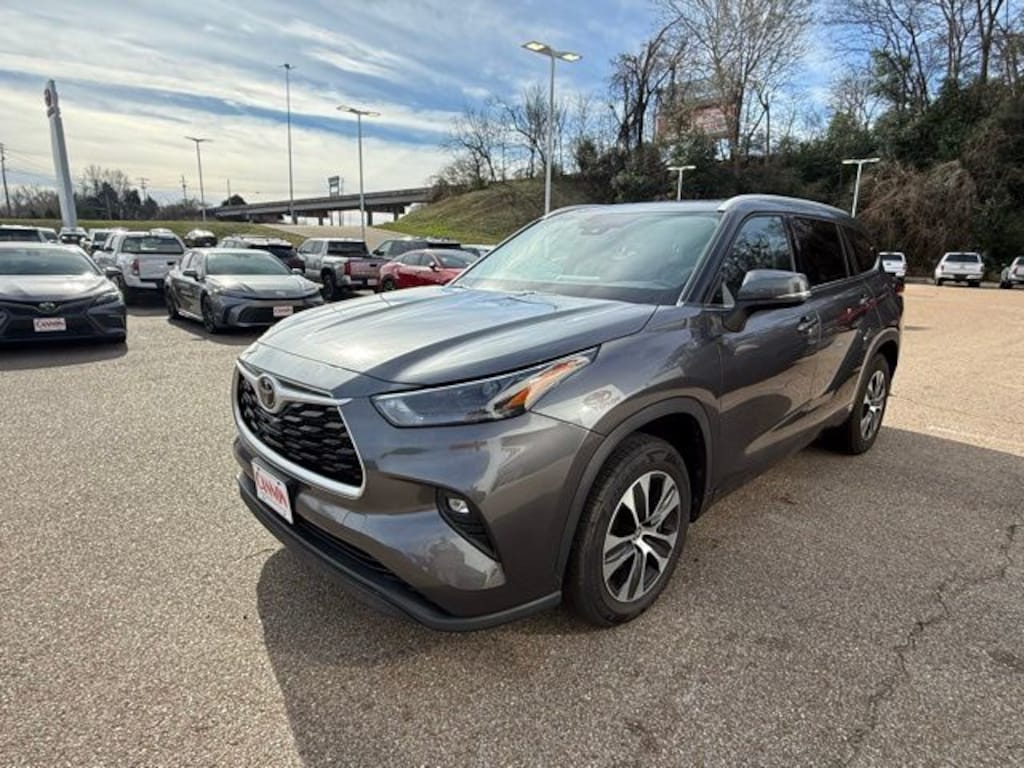 Used 2022 Toyota Highlander XLE SUV
