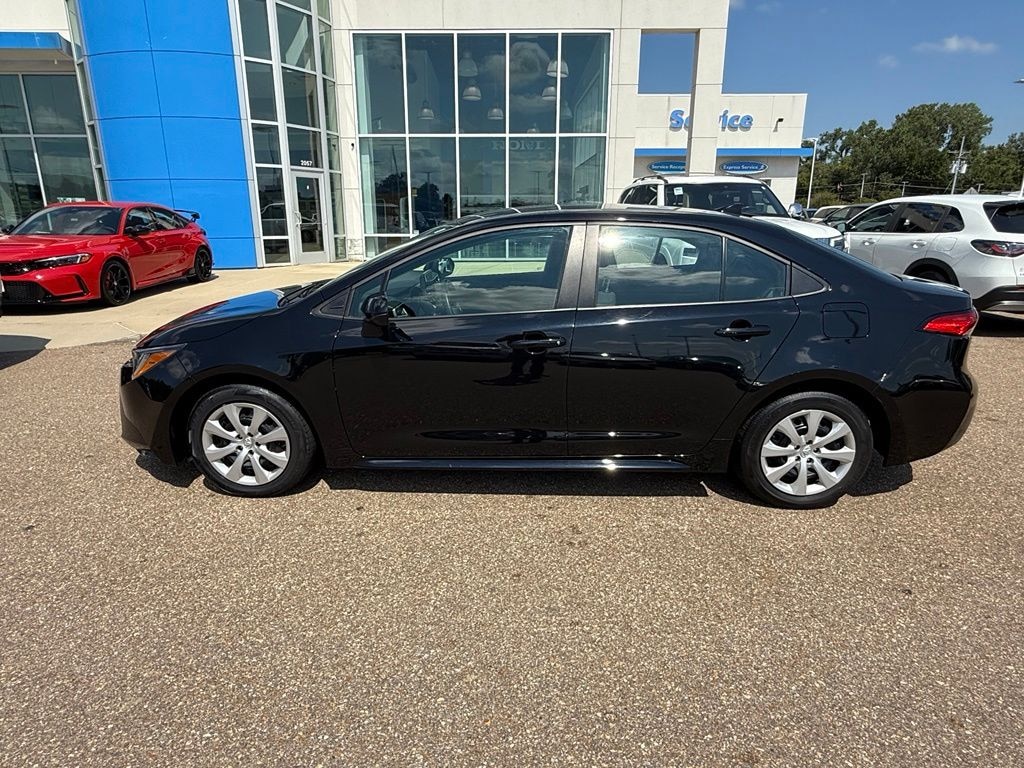 Used 2025 Toyota Corolla LE Sedan