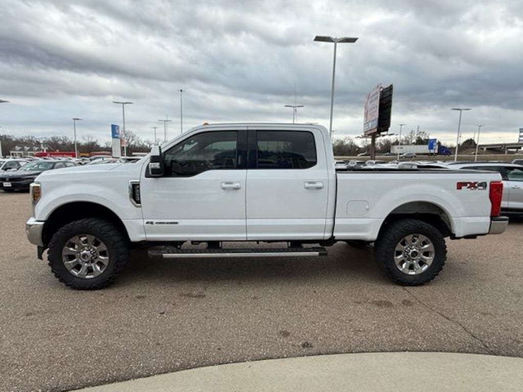 Used 2019 Ford F-250SD Lariat Truck
