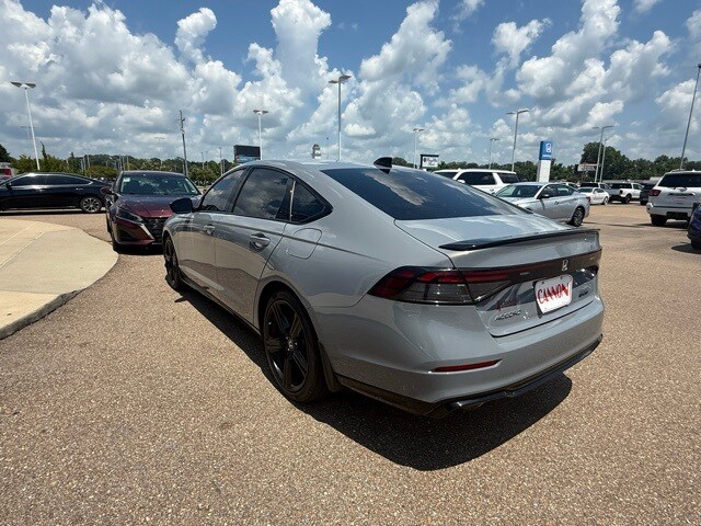 2024 Honda Accord Hybrid Sport-L photo 3