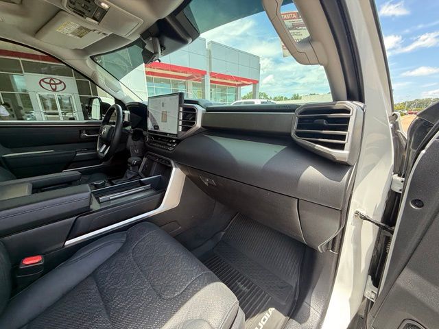 2024 Toyota Sequoia SR5 - Photo 44