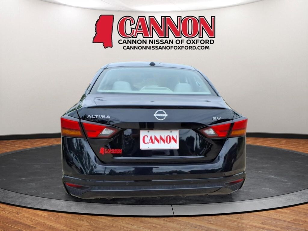Used 2024 Nissan Altima 2.5 SV Sedan
