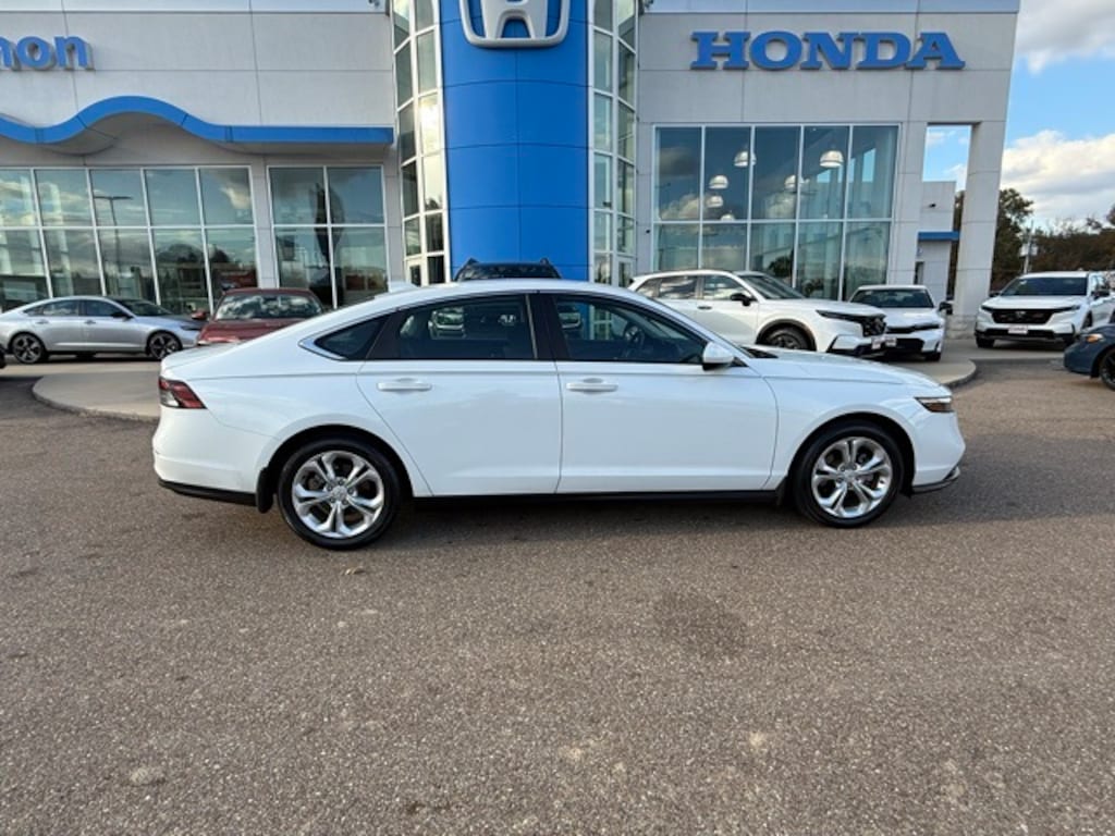 Used 2023 Honda Accord LX Sedan