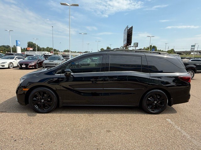 2024 Honda Odyssey Sport photo 2