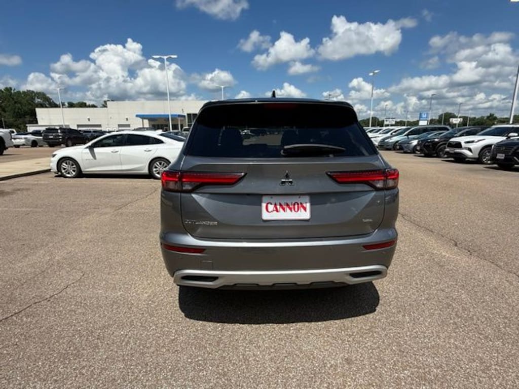 Used 2024 Mitsubishi Outlander SEL SUV