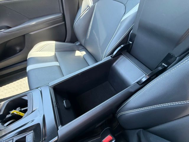 2025 Toyota Camry SE - Photo 27