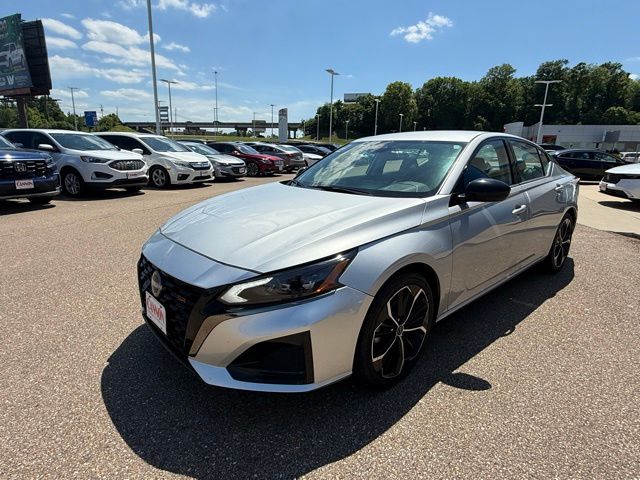 2024 Nissan Altima SR