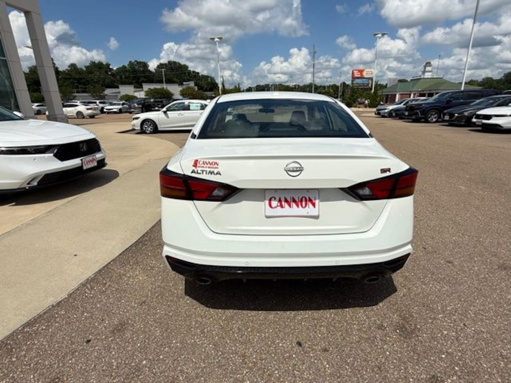 Used 2024 Nissan Altima 2.5 SR Sedan