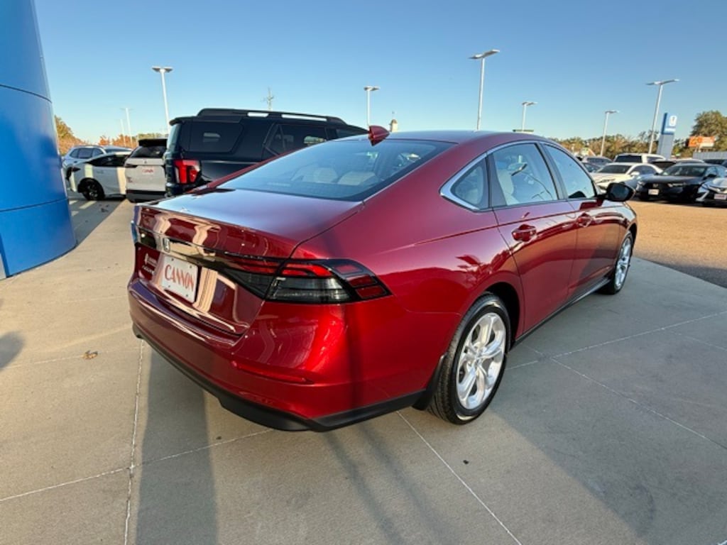 New 2025 Honda Accord LX Sedan