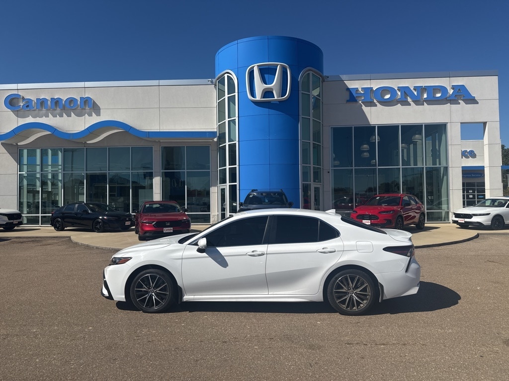 Used 2024 Toyota Camry SE Sedan