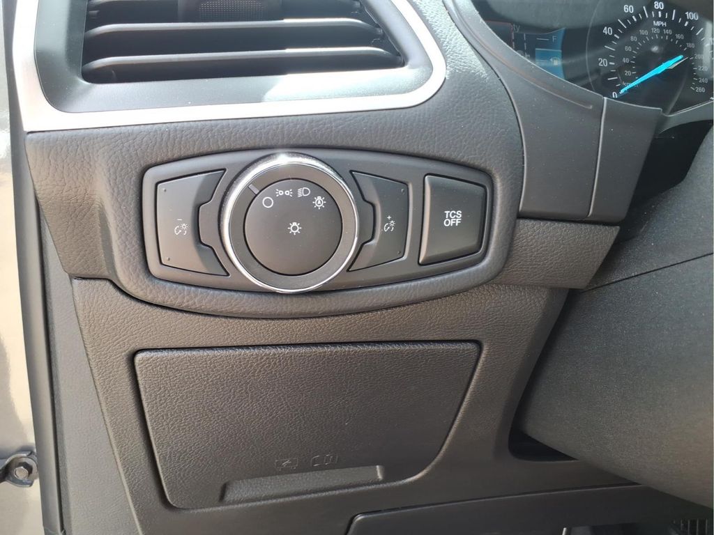 2023 Ford Edge SEL - Photo 17