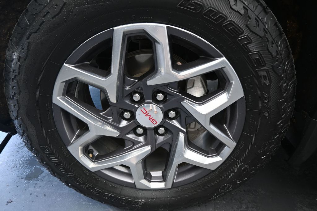 2025 GMC Sierra 1500 SLT - Photo 19