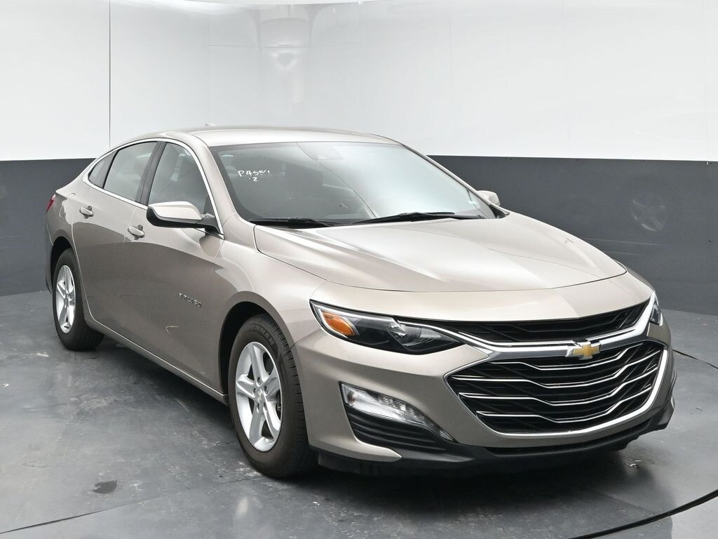 2023 Chevrolet Malibu 1LT photo 2