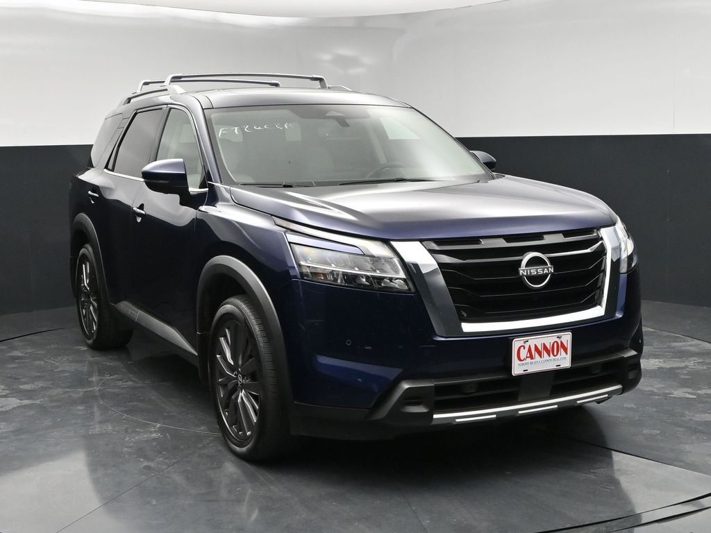Used 2024 Nissan Pathfinder SL SUV