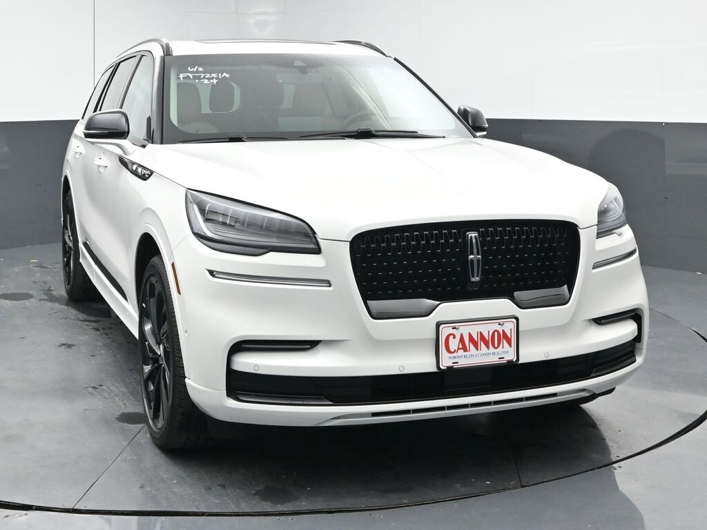 2024 Lincoln Aviator Reserve photo 2
