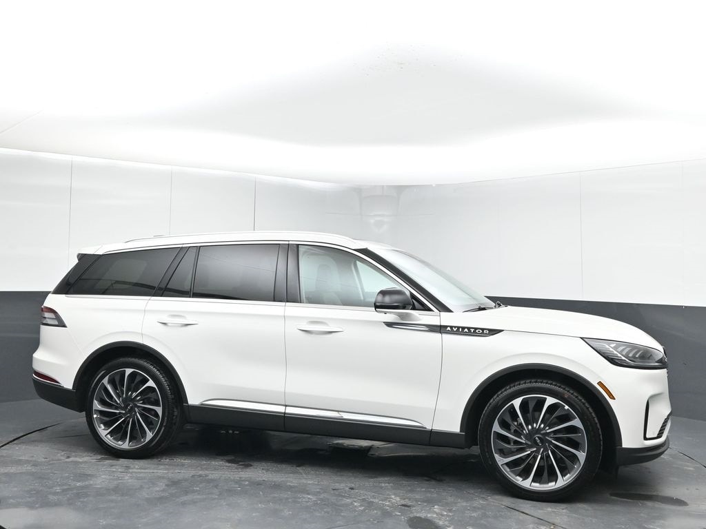 2025 Lincoln Aviator Reserve's photo