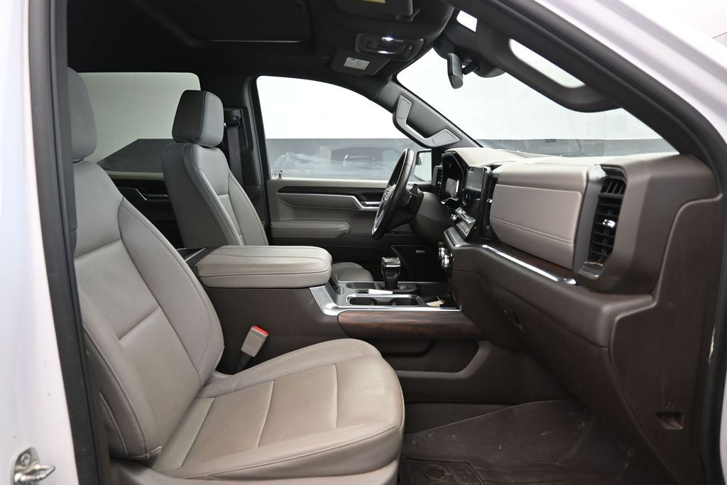 2025 GMC Sierra 1500 SLT - Photo 10