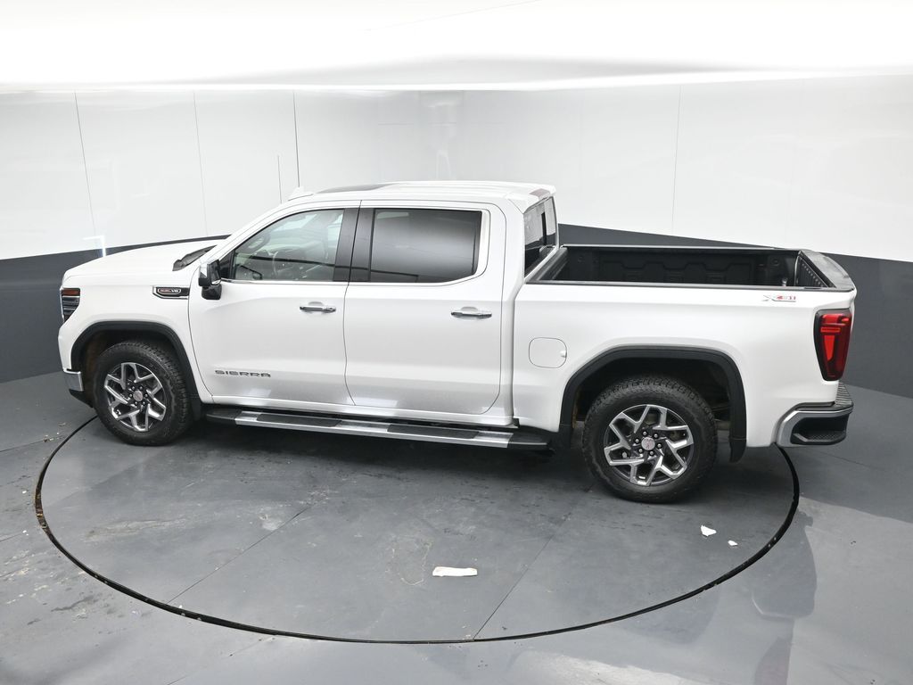2025 GMC Sierra 1500 SLT - Photo 24
