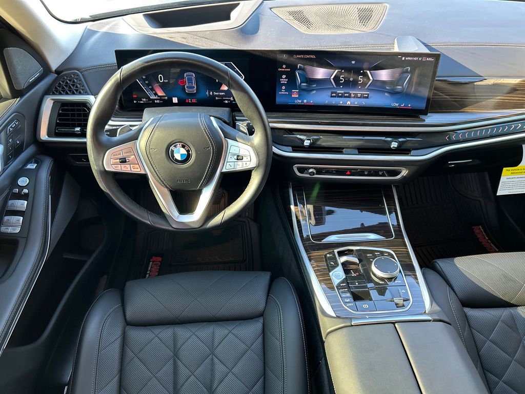 2025 BMW X7 40i - Photo 27