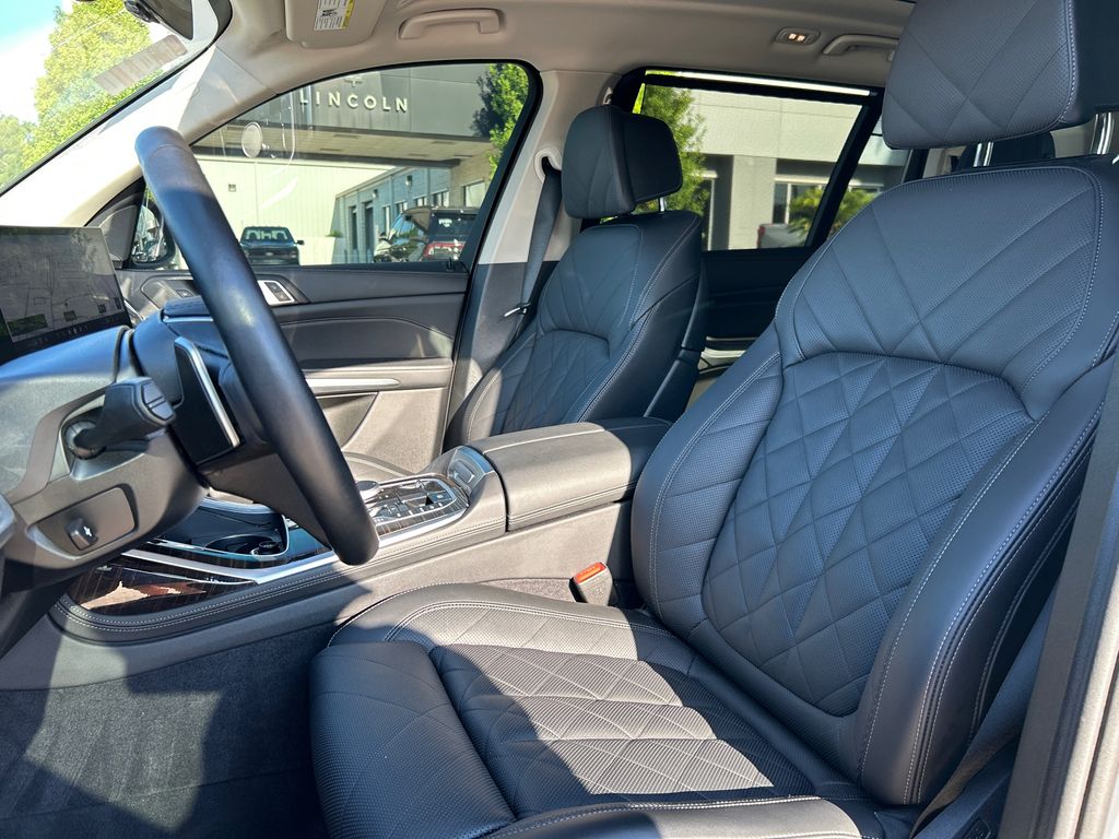 2025 BMW X7 40i - Photo 13