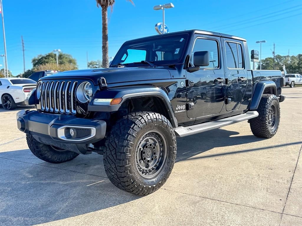 Used 2022 Jeep Gladiator Overland Truck