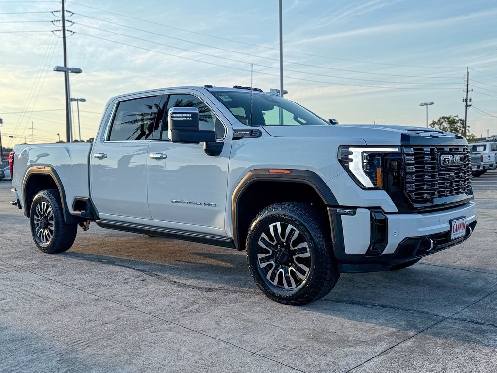 2025 Gmc Sierra 2500 HD Denali Ultimate photo 3