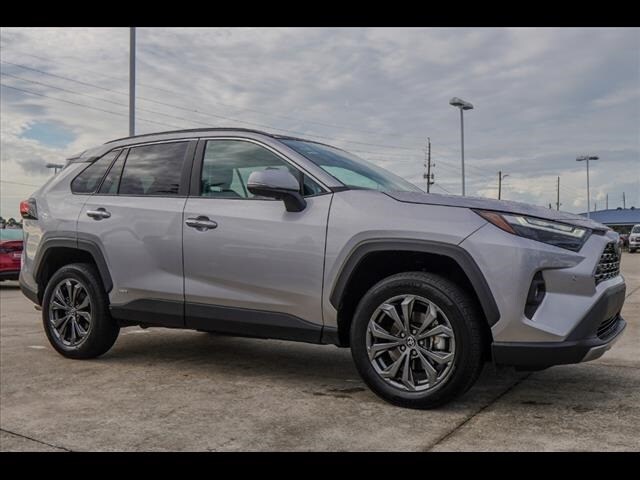 2023 Toyota RAV4 Hybrid Limited photo 4