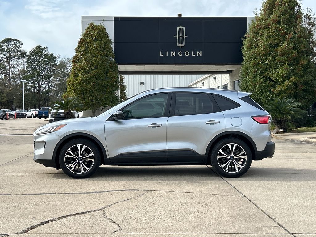 Used 2022 Ford Escape SE with VIN 1FMCU0G6XNUB21738 for sale in Pascagoula, MS