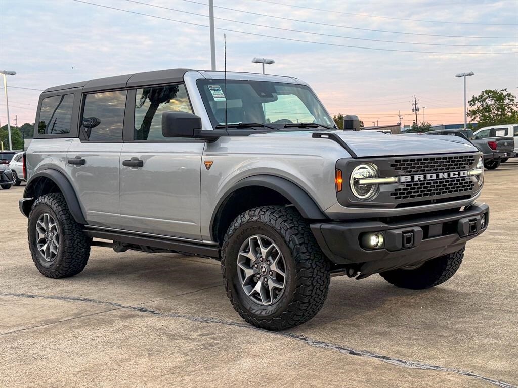 2023 Ford Bronco Base Big Bend Black Diamond Outer Banks Badlands Wildtrak Everglades photo 2