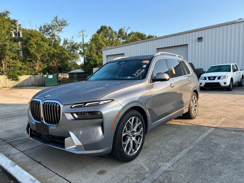 2025 BMW X7 xDrive40i's photo