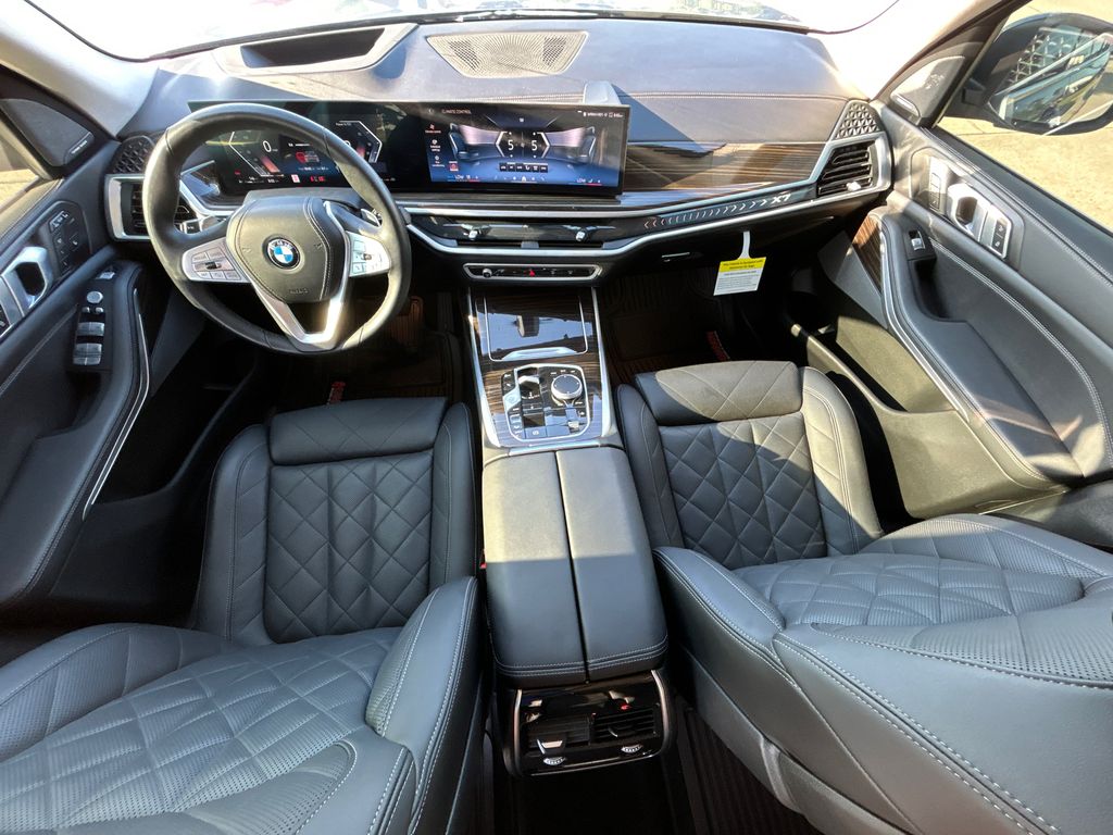 2025 BMW X7 40i - Photo 28