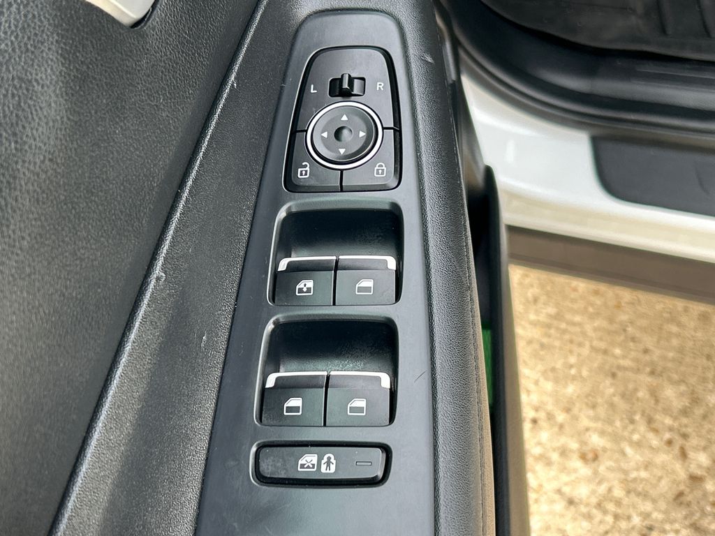 2023 Hyundai Santa Fe SE - Photo 16